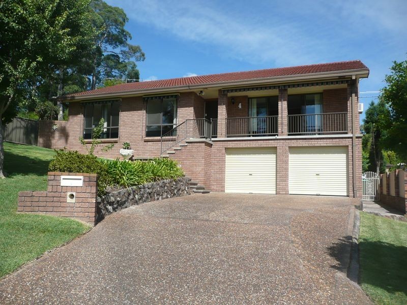 4 Denny Close, Eleebana NSW 2282