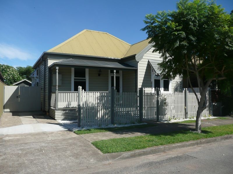 8 Northumberland Street, Maryville NSW 2293