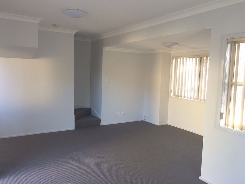 1/2 Eva Street, Hamilton NSW 2303