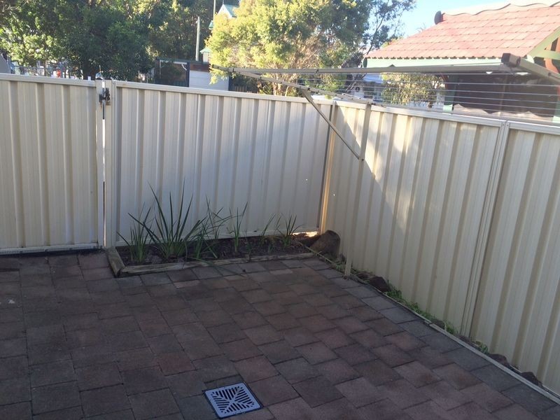 1/2 Eva Street, Hamilton NSW 2303