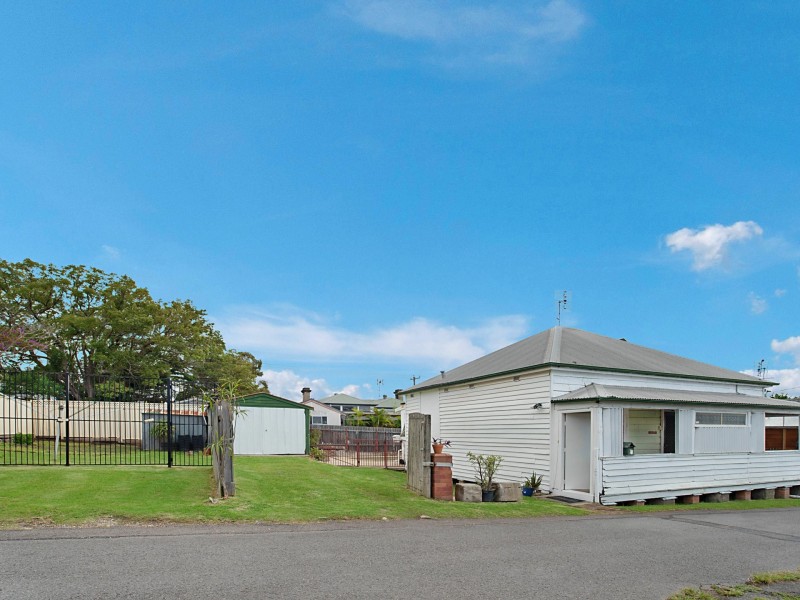 1 Whiteman Street, Waratah NSW 2298