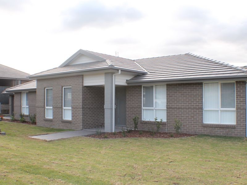 11 Outlook Boulevard, Fletcher NSW 2287