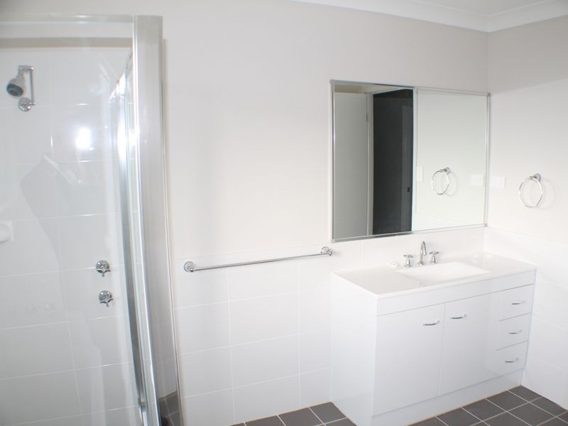 11 Outlook Boulevard, Fletcher NSW 2287