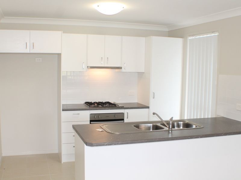 11 Outlook Boulevard, Fletcher NSW 2287