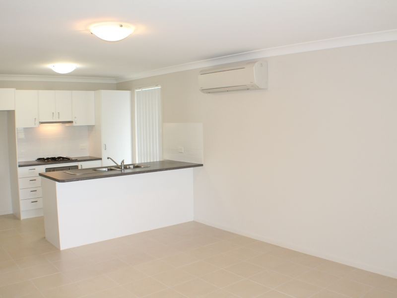 11 Outlook Boulevard, Fletcher NSW 2287