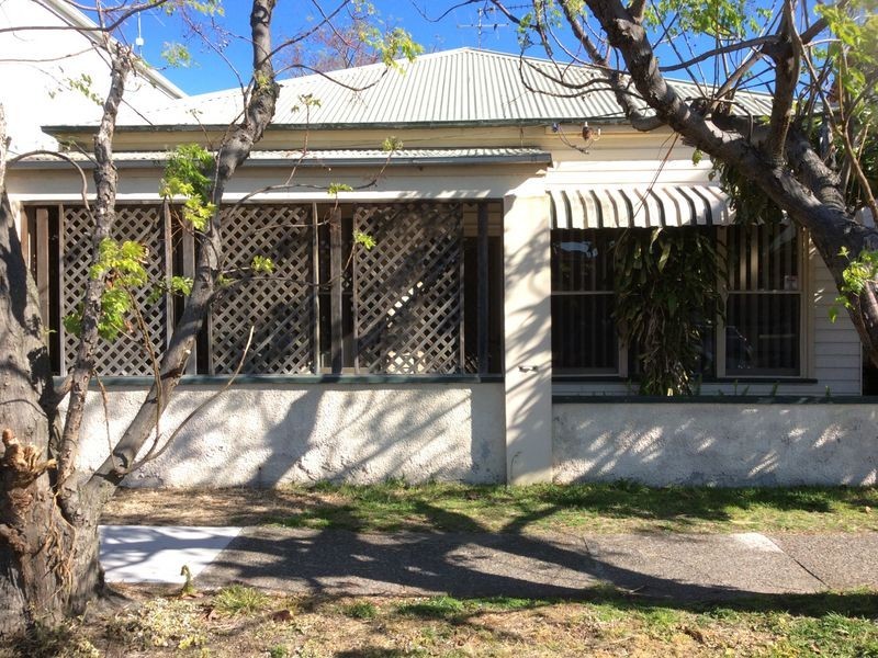 43 Lindsay St, Hamilton NSW 2303