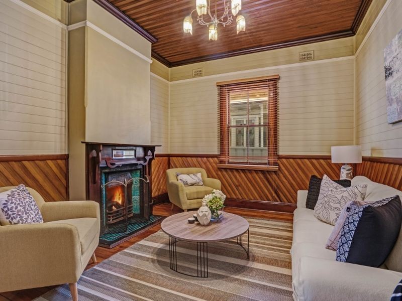 3 Oliver Street, Hamilton NSW 2303