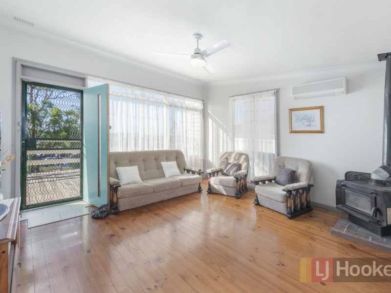 21 Coral Crescent, Gateshead NSW 2290