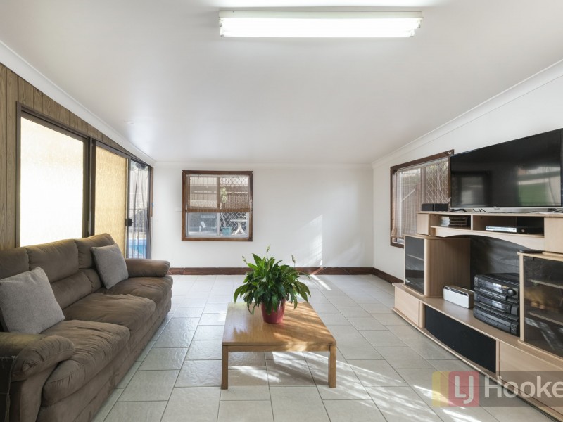 21 Coral Crescent, Gateshead NSW 2290