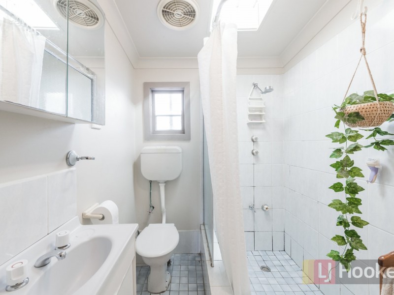 21 Coral Crescent, Gateshead NSW 2290