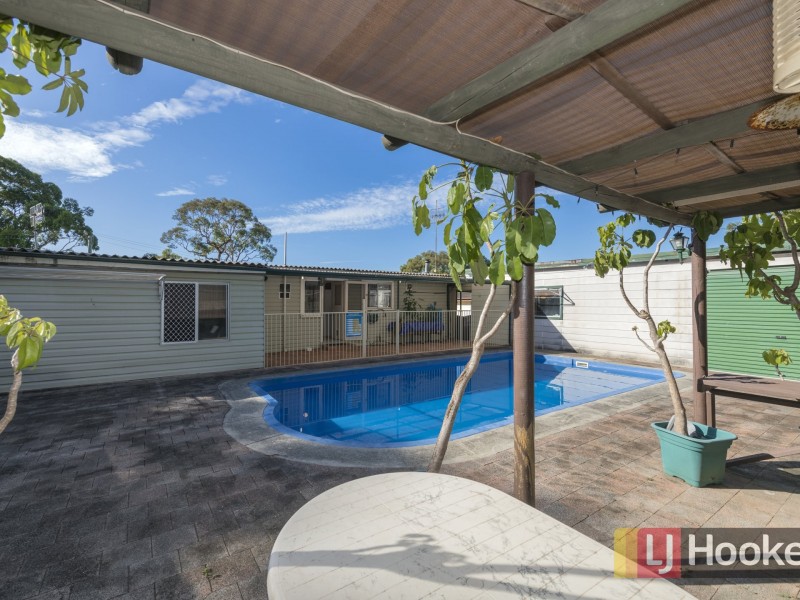 21 Coral Crescent, Gateshead NSW 2290