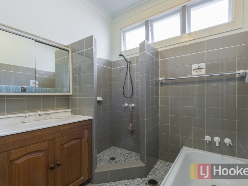 16 Croft Road, Eleebana NSW 2282