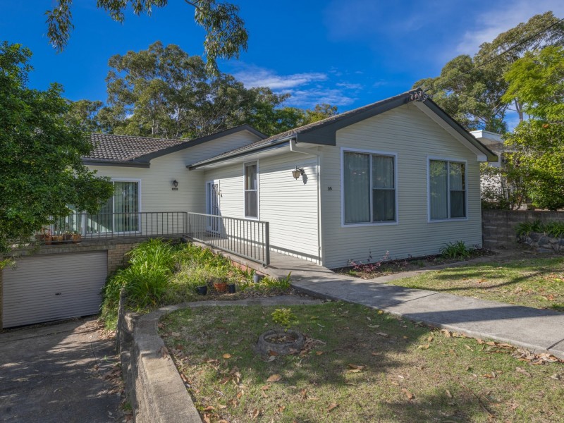 16 Croft Road, Eleebana NSW 2282