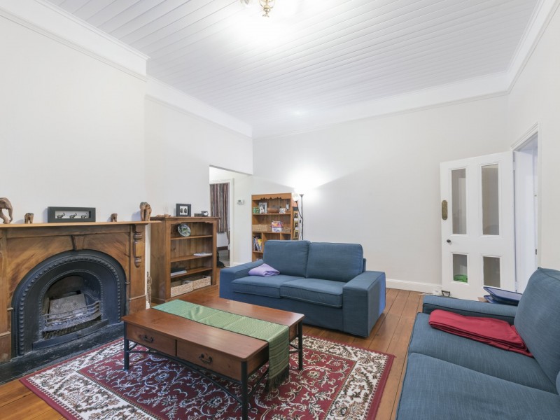 6 Samdon Street, Hamilton NSW 2303