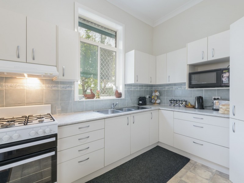 6 Samdon Street, Hamilton NSW 2303