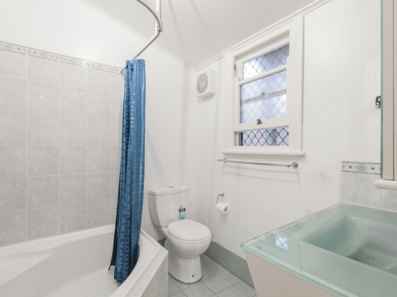 6 Samdon Street, Hamilton NSW 2303