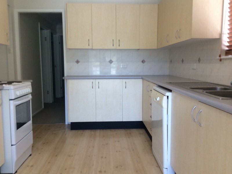 2 Kingsway Avenue, Rankin Park NSW 2287