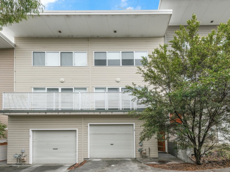 18/4 Crawford Lane, Mount Hutton NSW 2290
