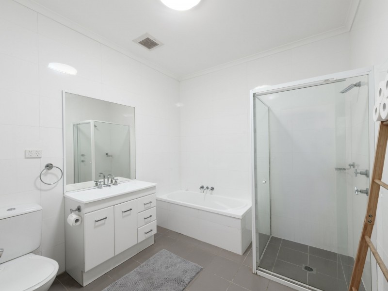 18/4 Crawford Lane, Mount Hutton NSW 2290