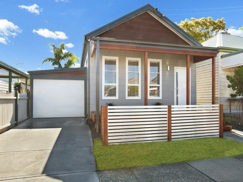 24 Gulliver Street, Hamilton NSW 2303