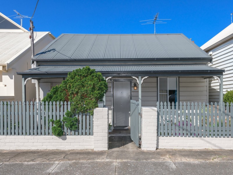 17 Bridge Street, Hamilton NSW 2303