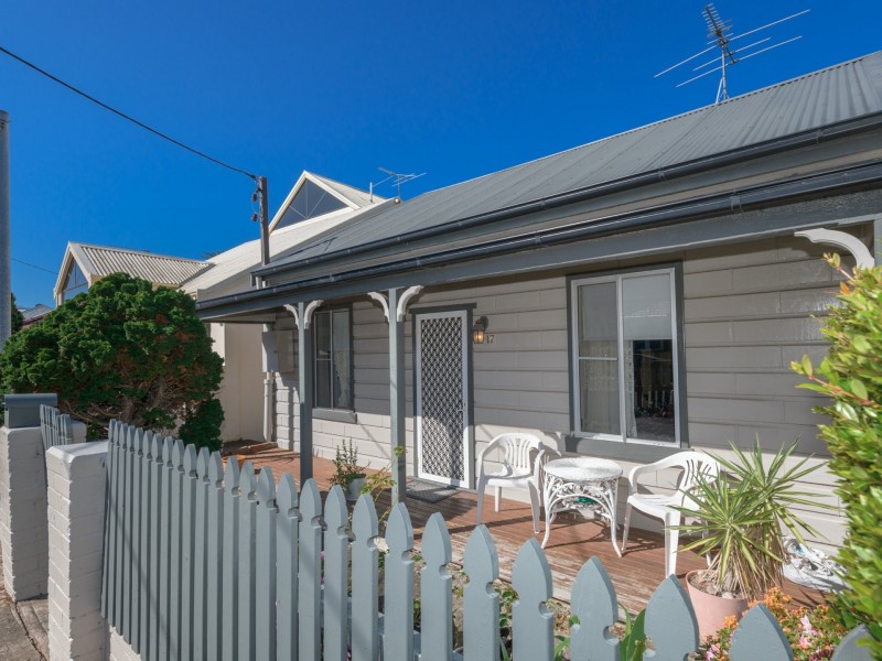 17 Bridge Street, Hamilton NSW 2303