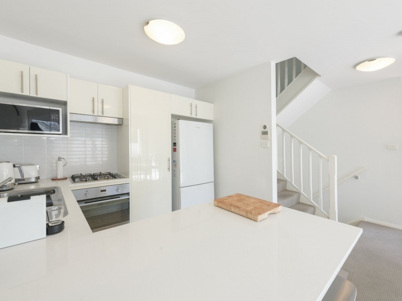 15/4 Crawford Lane, Mount Hutton NSW 2290