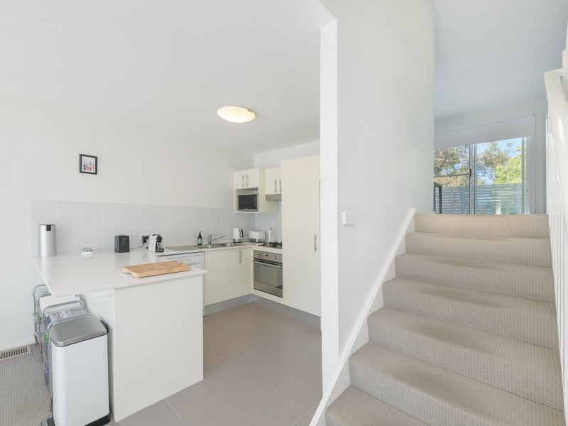 15/4 Crawford Lane, Mount Hutton NSW 2290