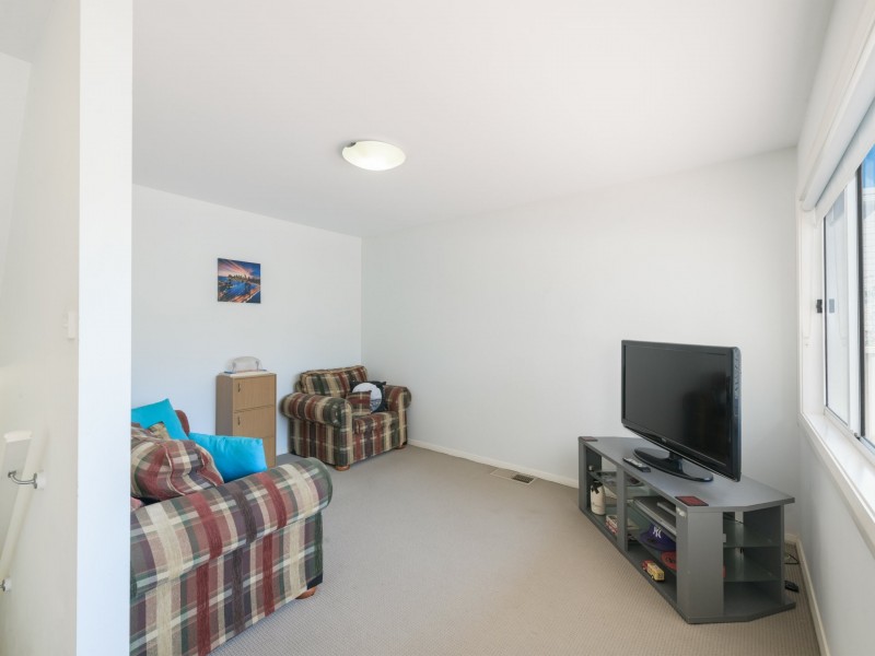 15/4 Crawford Lane, Mount Hutton NSW 2290