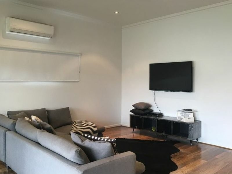 4 Greaves Street, Mayfield East NSW 2304