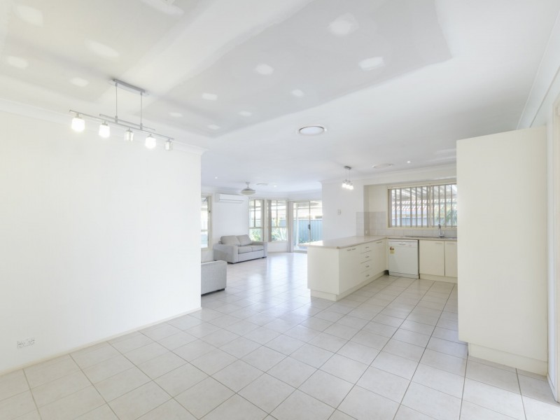 15 Jabiru Ave, Maryland NSW 2287