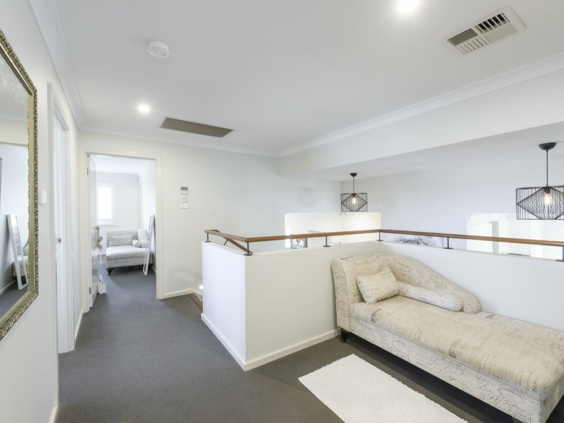 79 Araminta Chase, Cameron Park NSW 2285