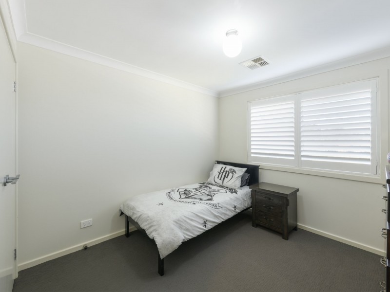 79 Araminta Chase, Cameron Park NSW 2285