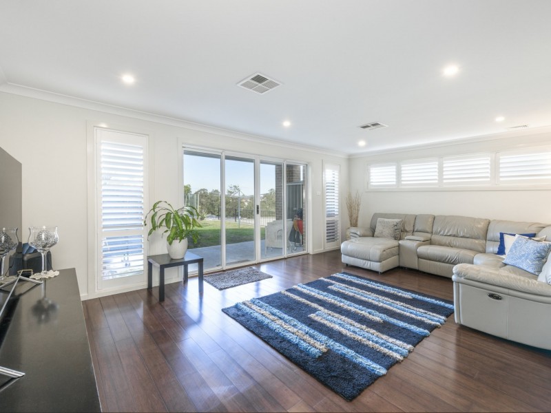 79 Araminta Chase, Cameron Park NSW 2285