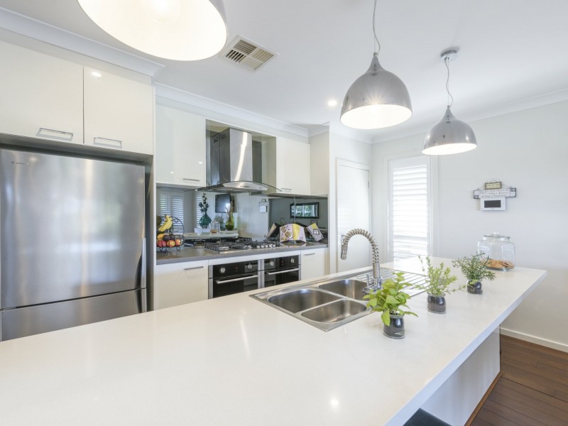 79 Araminta Chase, Cameron Park NSW 2285