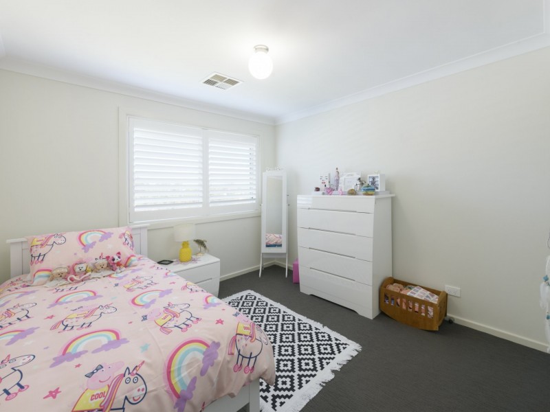 79 Araminta Chase, Cameron Park NSW 2285