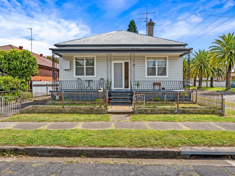 74 Everton Street, Hamilton NSW 2303