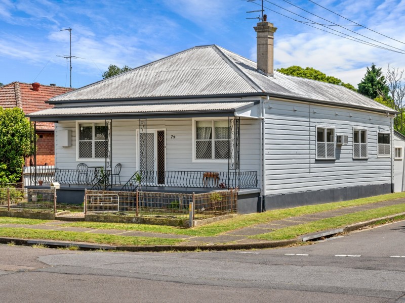 74 Everton Street, Hamilton NSW 2303