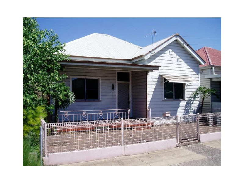 39 CLEARY STREET, Hamilton NSW 2303