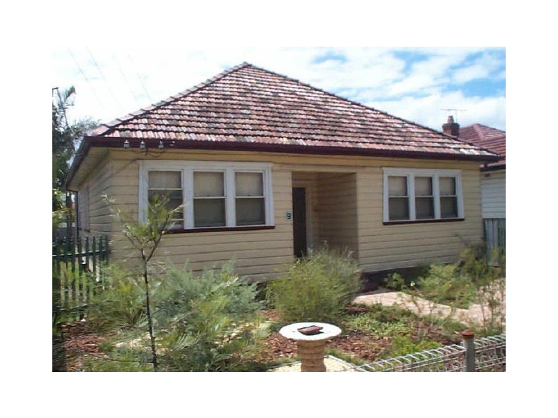 9 STATION STREET, Waratah NSW 2298