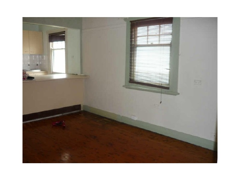 4 OLIVER STREET, Mayfield NSW 2304