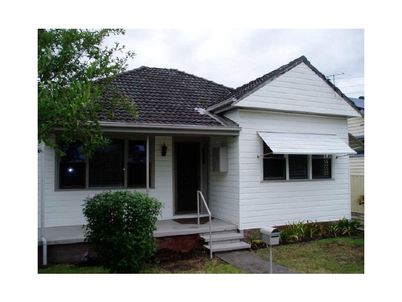 30 ERRINGTON AVENUE, New Lambton NSW 2305