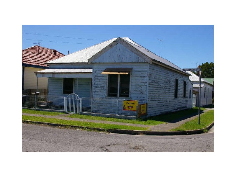 2 Gulliver Street, Hamilton NSW 2303