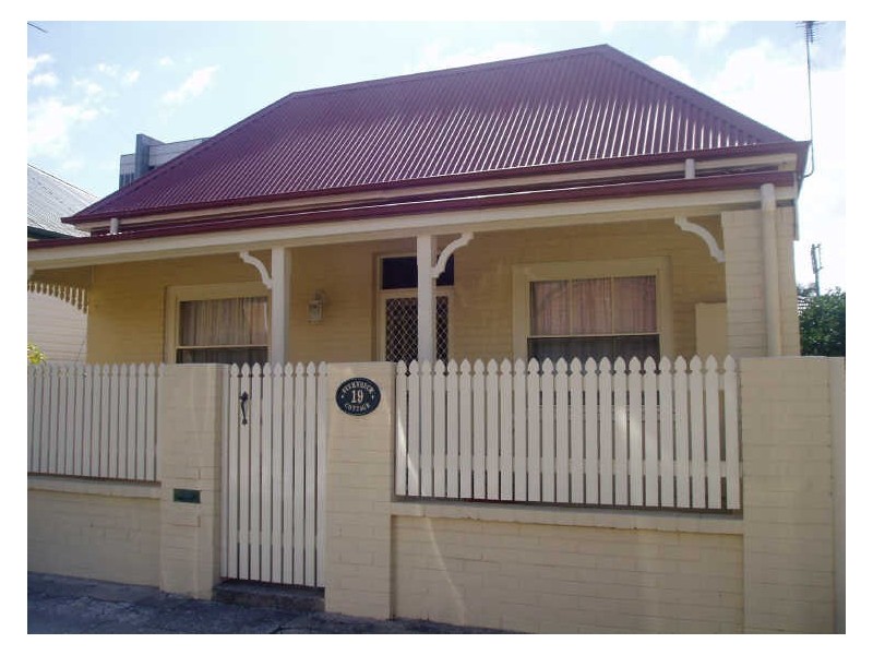 19 Milton Street, Hamilton NSW 2303