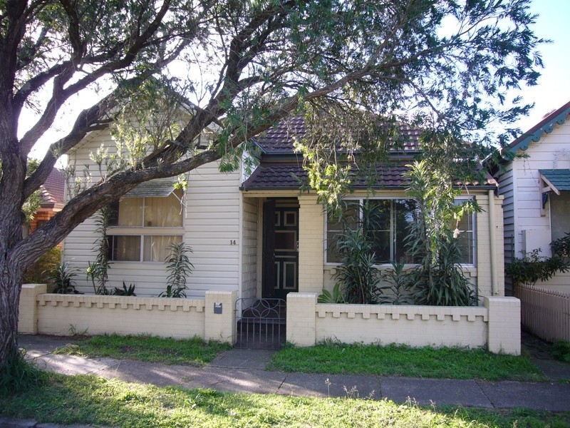 14 Reay Street, Hamilton NSW 2303