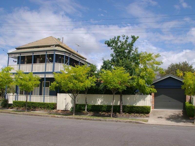 2 Blackall Street, Hamilton NSW 2303