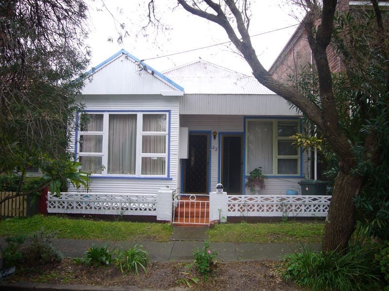 32 Lawson Street, Hamilton NSW 2303