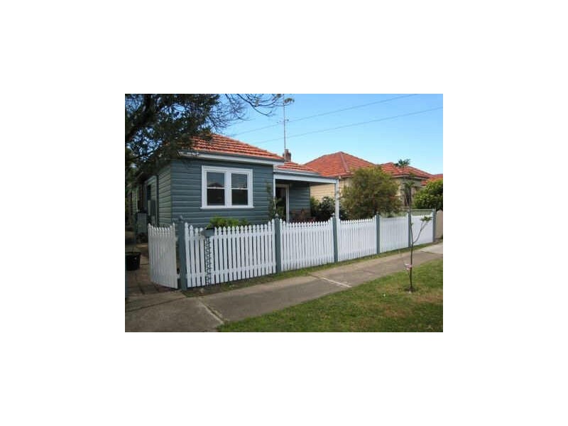 9 Phillips Street, Hamilton North NSW 2292