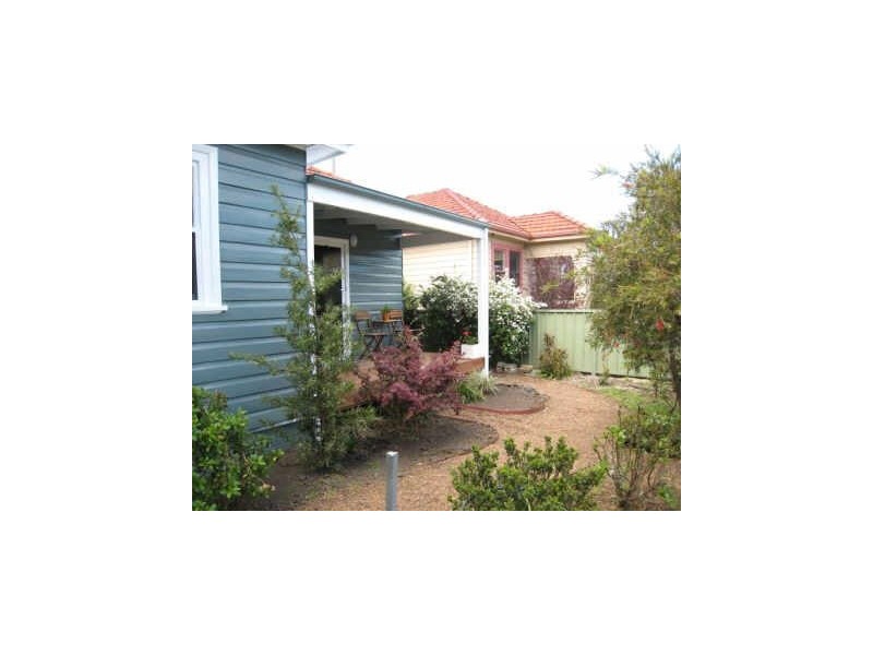 9 Phillips Street, Hamilton North NSW 2292