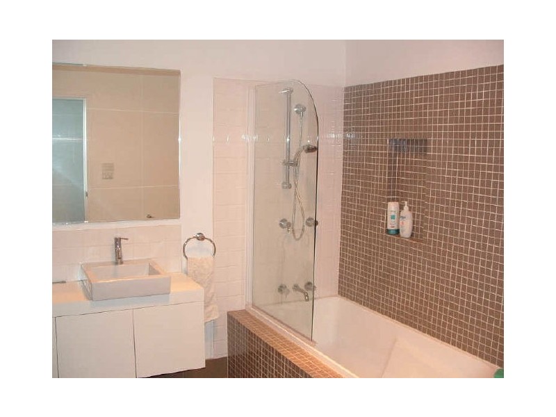 33 Fourth Street, Adamstown NSW 2289